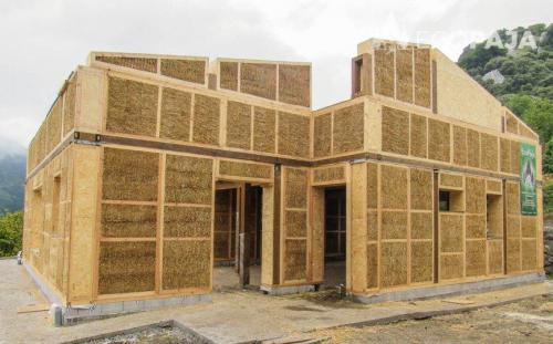 Vivienda Con Fardos de Paja (1)
